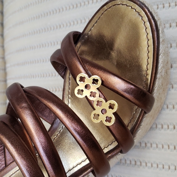 LOUIS VUITTON WEDGE SANDALS LV CLOVER DETAILS - Picture 5 of 11